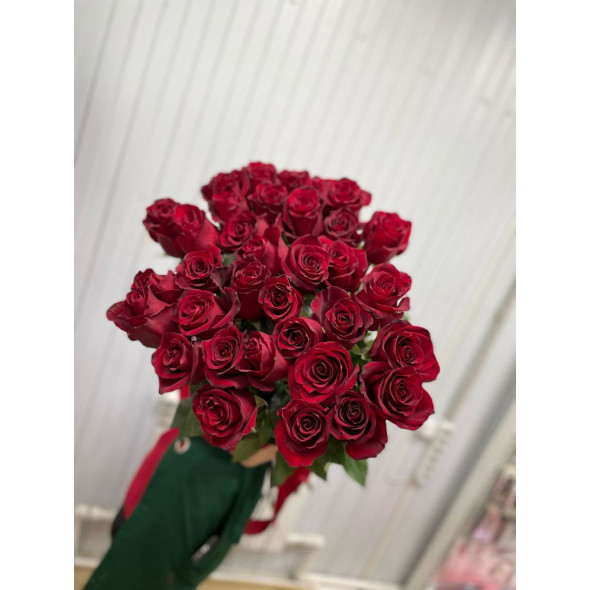35 роз  красных Эквадор 90 см 