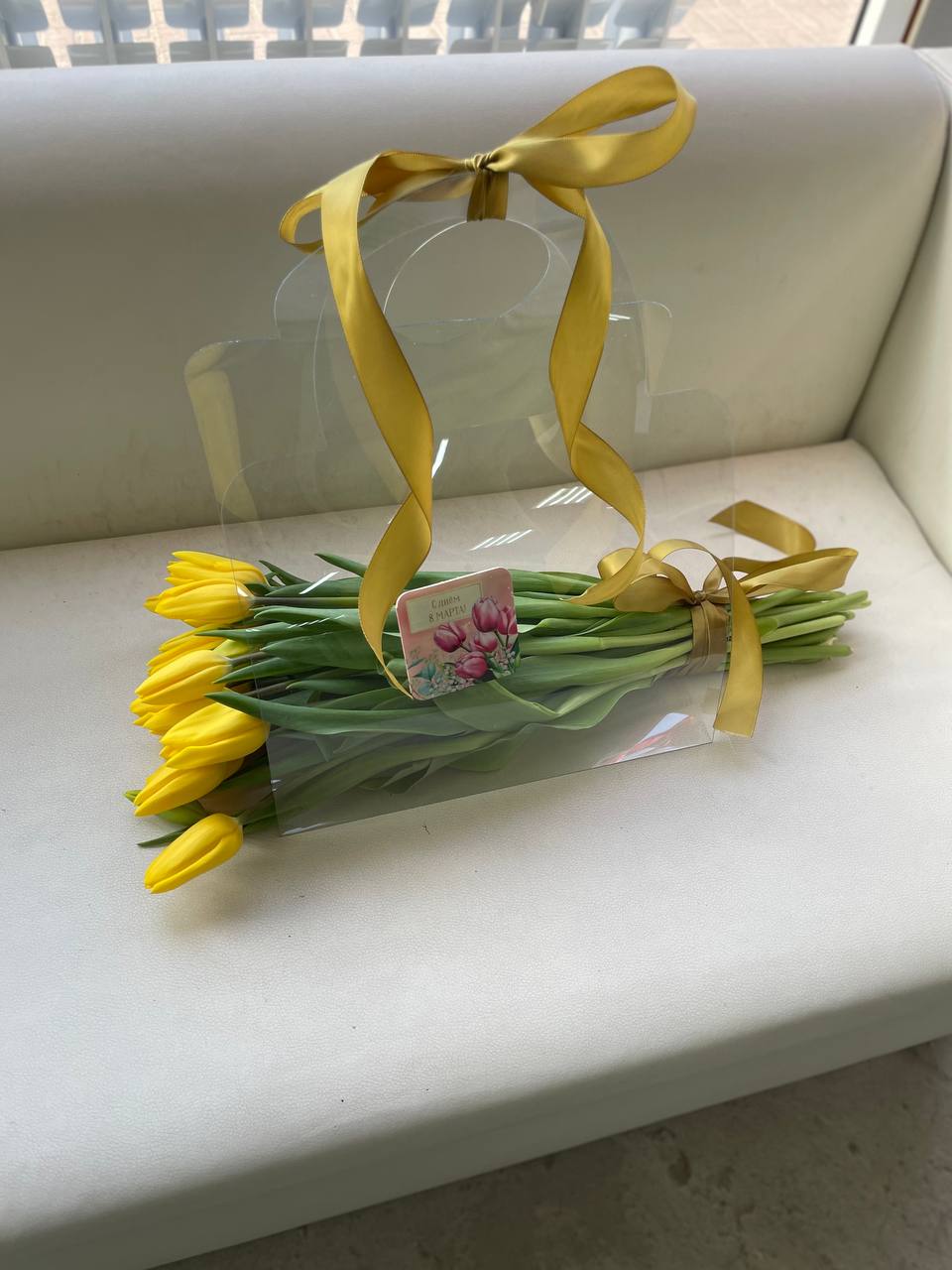 Тюльпаны 25 шт  в прозрачной сумочке 