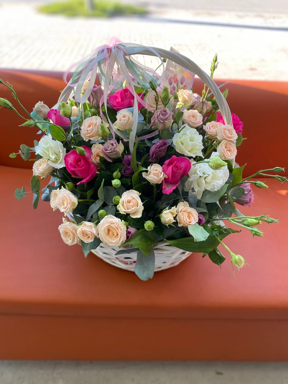 Корзина с цветами микс !