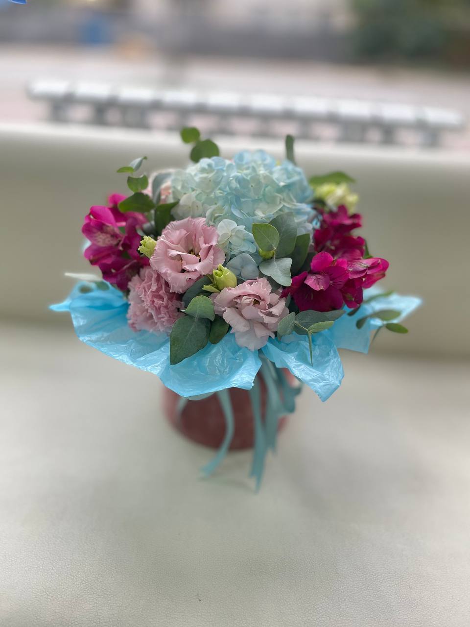 Шляпная коробка с гортензией