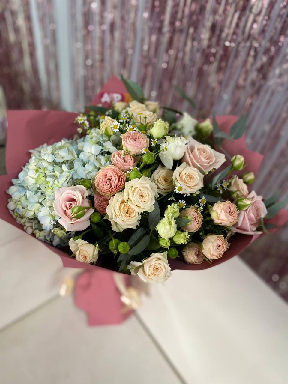 Яркий букет с красивым сочетанием цветов