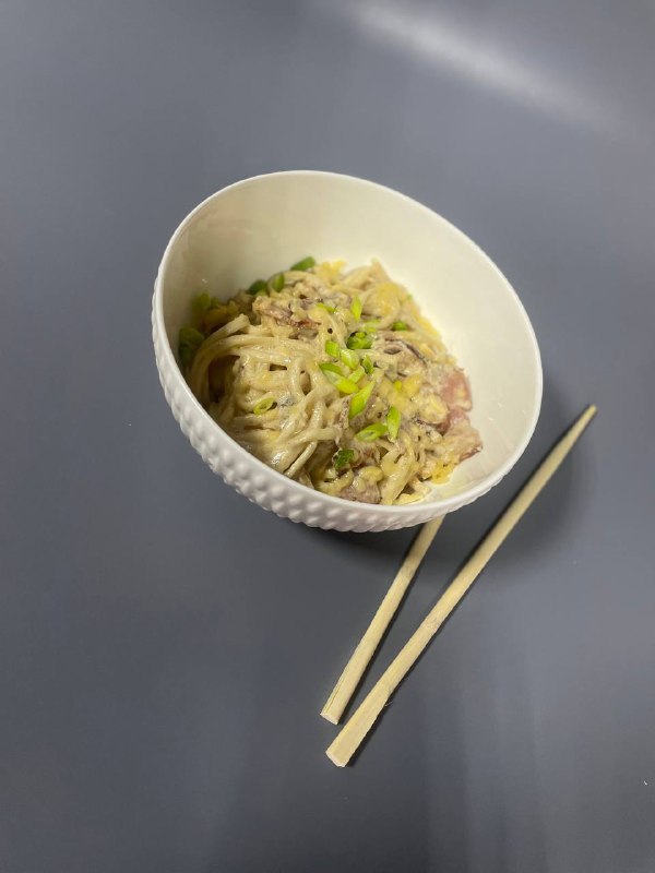 Вок карбонара с грибами