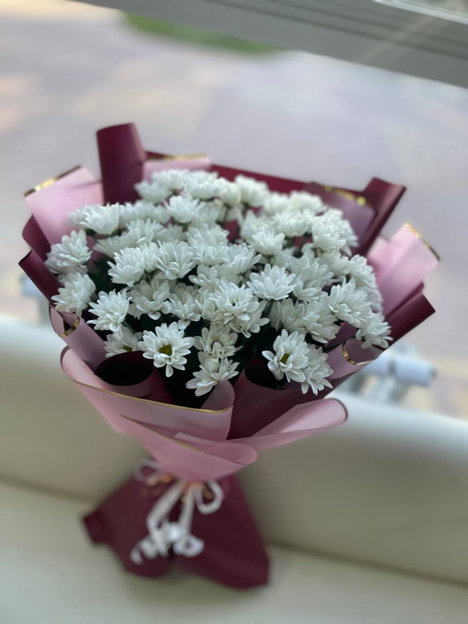 Букет из ромашковой хризантемы в упаковке!