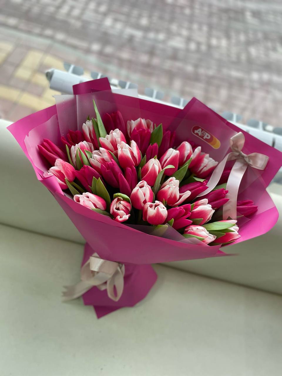 Букет 35 тюльпанов .