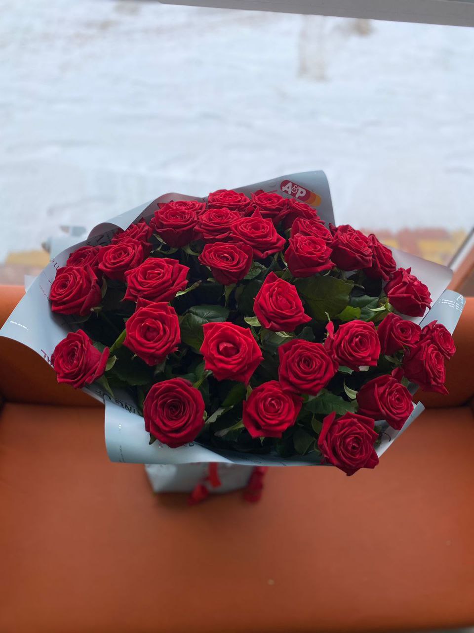 Букет к 8 Марта. Роза Ред наоми 60 см. Букет роз 33 шт