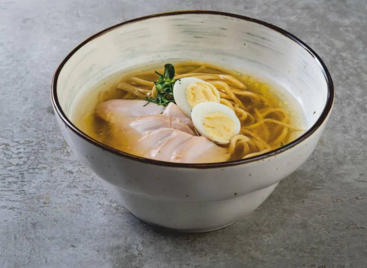 Бульон куриный с яйцом