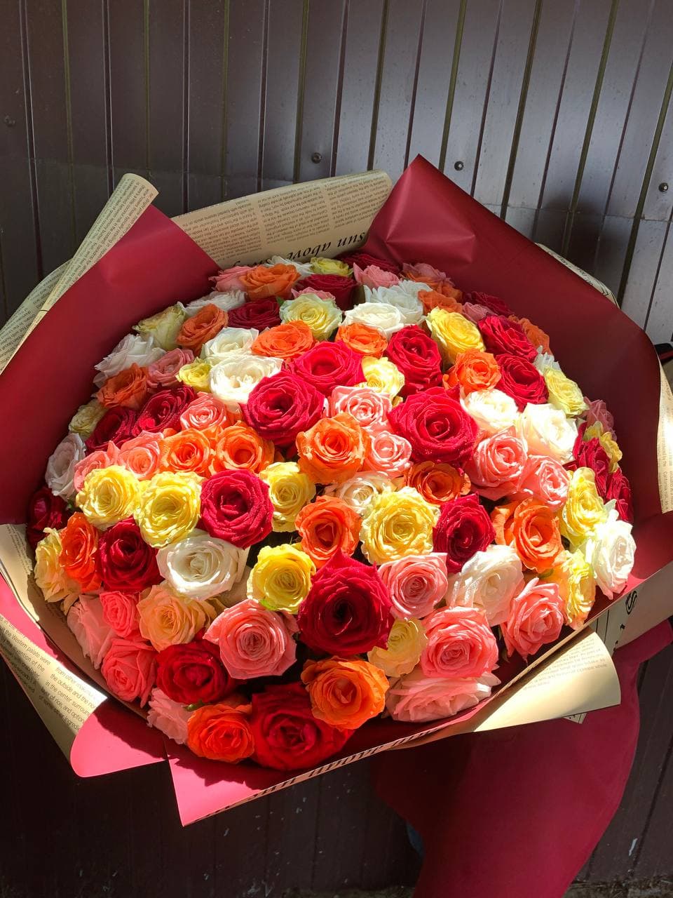 101 роза микс 60 см