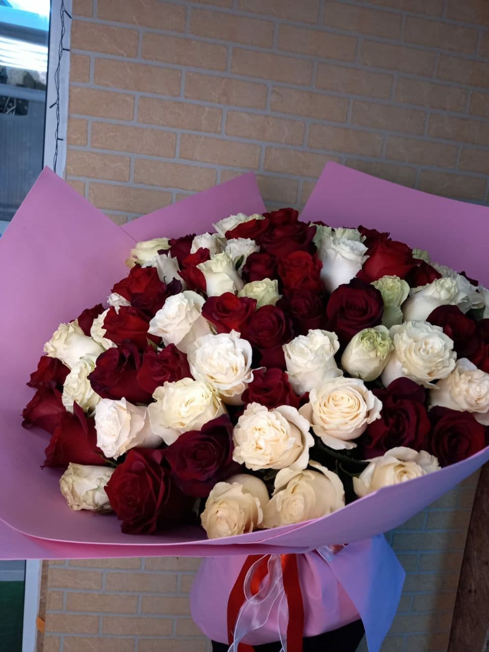 Шикарный букет Голландских роз