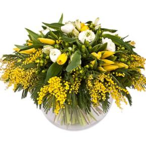 Букет к 8 Марта. Мимоза с цветами букет 41 штука. Корзина мимозы с цветами. (Голландия)