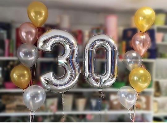 Композиция из шаров на 30 -лет