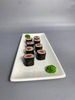 Маки с копченым лососем