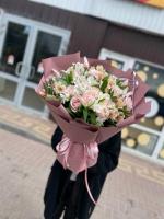 Букет Альстромерия и розы